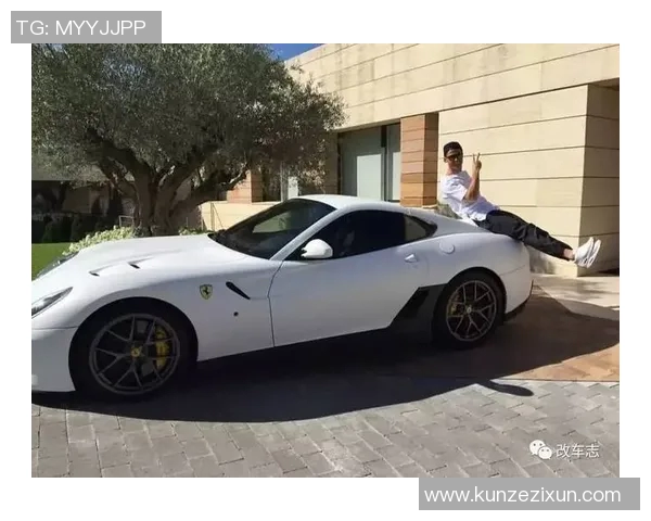 足球明星与他们的奔驰豪车背后的故事与魅力揭秘